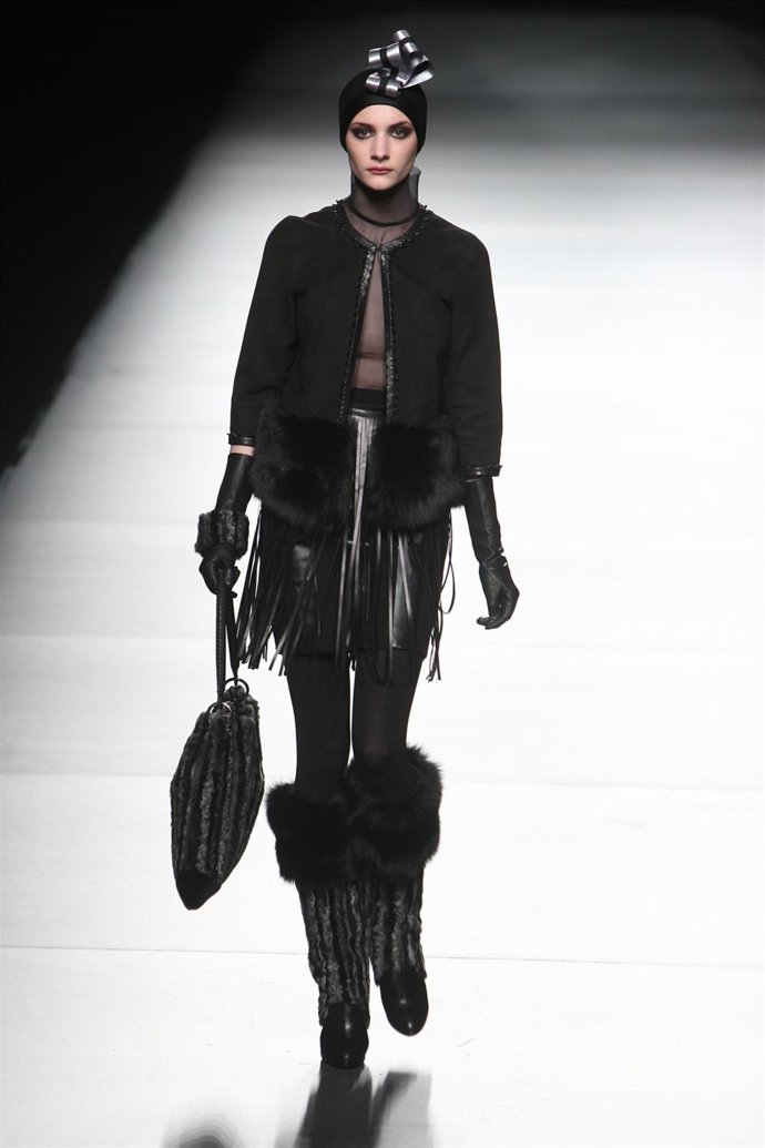 Modelo de Jesús Marinero en Cibeles