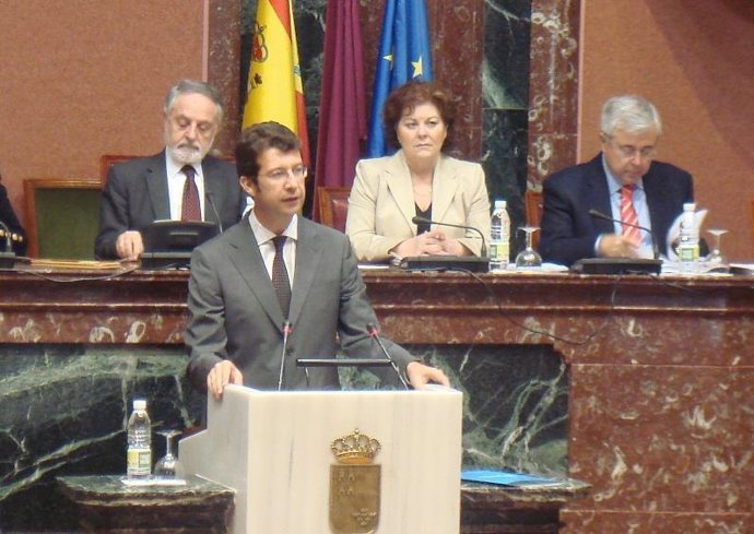 El portavoz del GPP, Juan Carlos Ruiz, en la Asamblea Regional