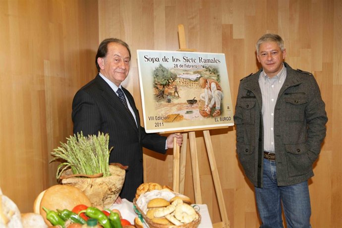 El diputado provincial Jesús Mora y el alcalde de El Burgo, José Joaquín García