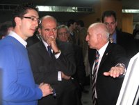 Chaves se pregunta si Arenas va a "autoquerellarse" y dice que el PP negoció los ERE de las Minas de Riotinto