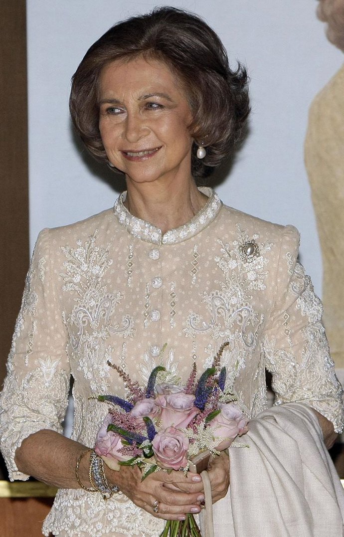 Ocho versiones del 'Cumpleaños Féliz' para la Reina en su 70 cumpleaños