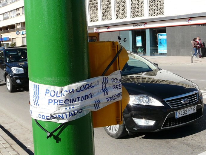 Uno de los semáforos que se ha visto afectado por el vandalismo en Calatayud
