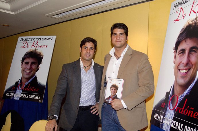 Francisco Rivera y Julián Contreras en la presentación del libro 'De Rivera a Or