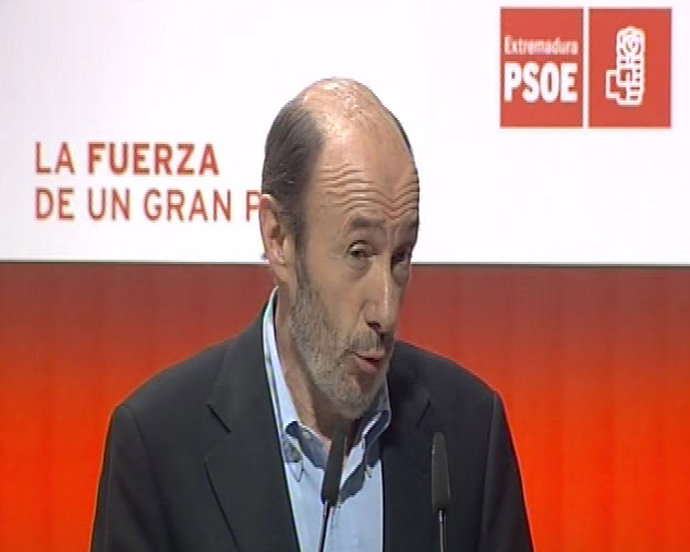 Rubalcaba dice que la gente "no le va a perdonar" al PP 