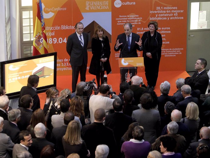 El presidente de la Generalitat, Francisco Camps, interviene durante la inaugura