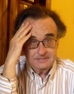 Juan José Jiménez Mata inverviene en el ciclo de conferencias 'Ultramar'. 