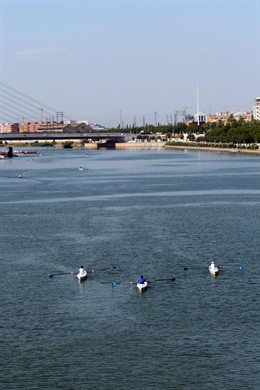 Río Guadalquivir a su paso por Sevilla