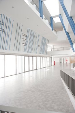 Interior de la nueva Biblioteca General y Filmoteca de Navarra.