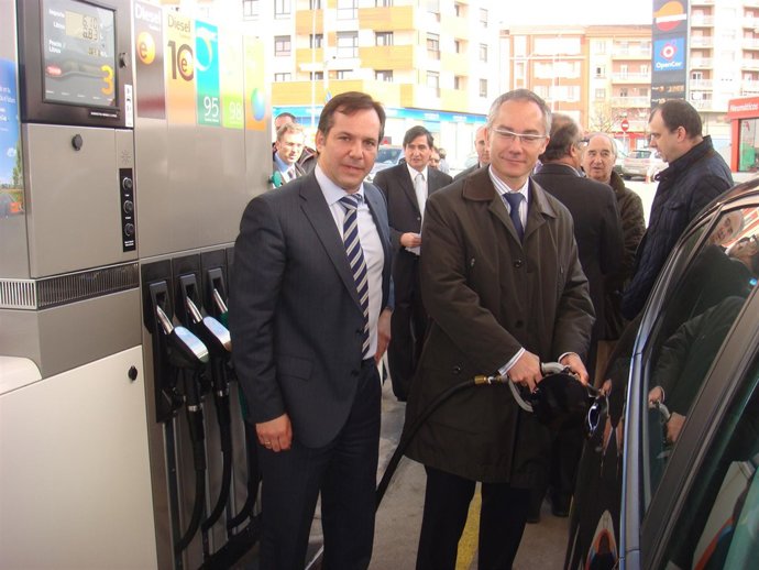 Inauguración del punto de Autogas de Repsol en León.