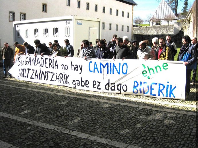 Ganaderos se concentran en Roncesvalles.