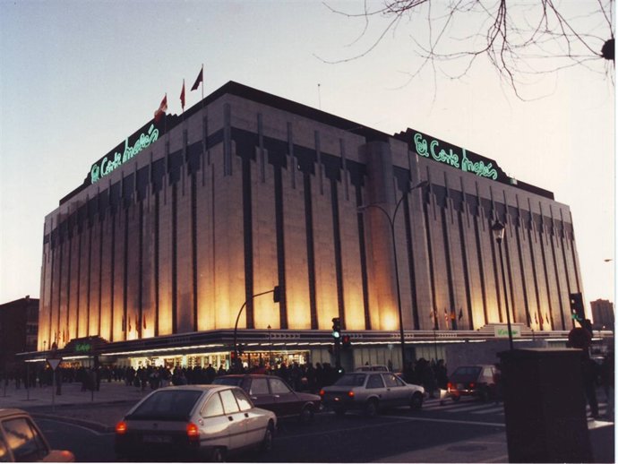 El Corte Inglés de Valladolid la tarde de su inauguración en 1988.