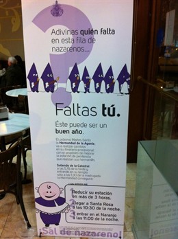 Cartelón con el que la Hermandad de la Agonía de Córdoba intenta captar nazareno