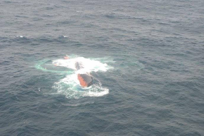 Foto del naufragio del pesquero 'Faro de Hércules'