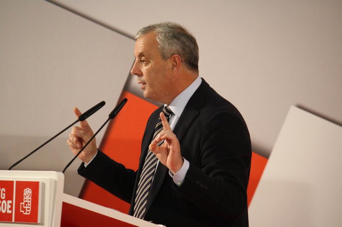 Adxunto Fotos Da Intervención De Pachi Vazquez No Foro De Economia Hoxe En Lugo