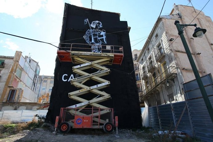 Mural pintado por La Luz de las Imágenes en Alcoy.