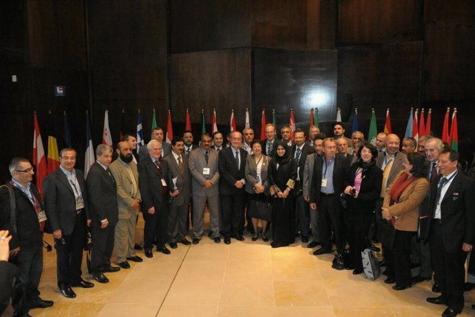 El alcalde de Málaga, Francisco de la Torre, junto con representantes de los paí