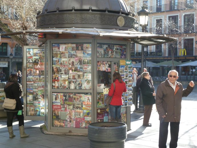 Quiosco de prensa en la plaza Zocodover de Toledo