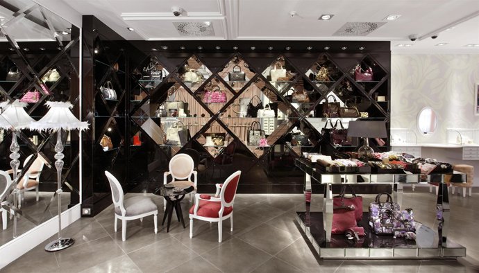 Interior de una tienda Tous