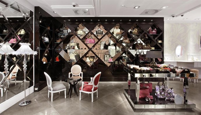 Interior de una tienda Tous