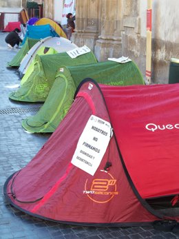 'Acampada sindical' en Murcia contra los recortes del Gobierno regional