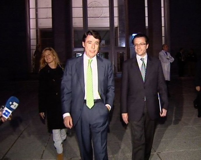 Lasquetty y González a la salida del Clínico