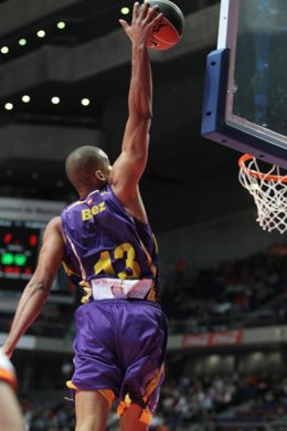 Eulis Baez Blancos de Rueda Valladolid