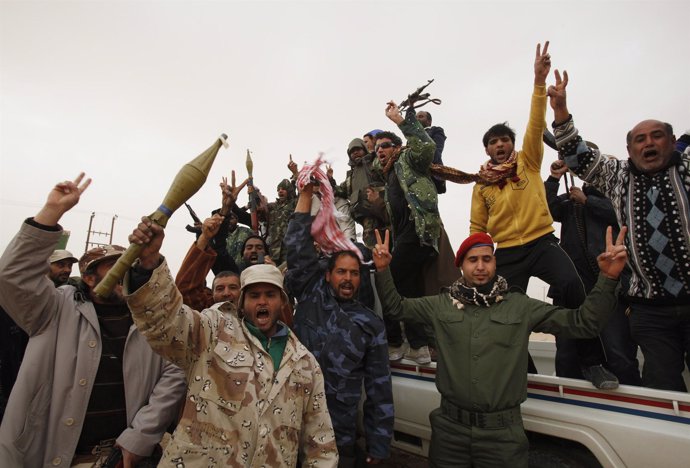 Rebeldes libios protestan contra Gadafi