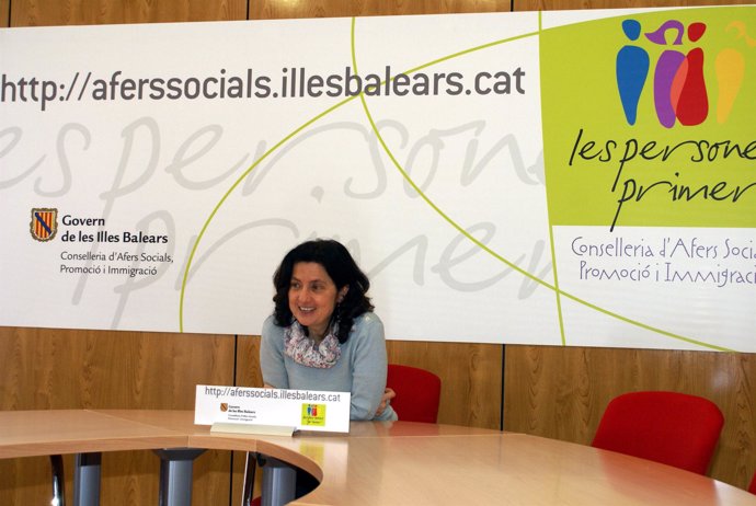 La consellera de Asuntos Sociales Fina Santiago