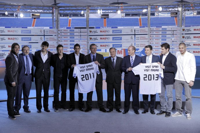 Firma del convenio de promoción turística entre Real Madrid, Ayuntamiento, Comun
