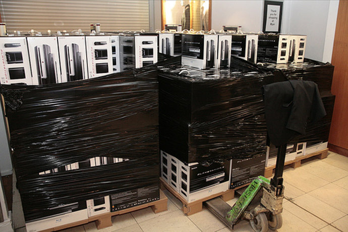 Cajas de Playstation 3 por Charlie Brewer CC Flickr