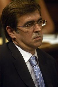 Antich pide esclarecer los casos de corrupción en UM para no abrir más la "brecha" entre ciudadanos e instituciones