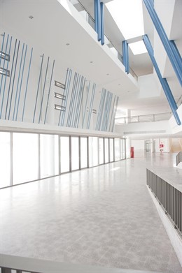 Interior de la nueva Biblioteca General y Filmoteca de Navarra.