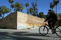 El joven marroquí herido en el accidente de la bicicleta permanece ingresado con policontusiones