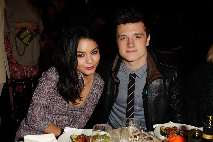 Josh Hutcherson y Vanessa Hudgens en la entrega de los Spirit Awards
