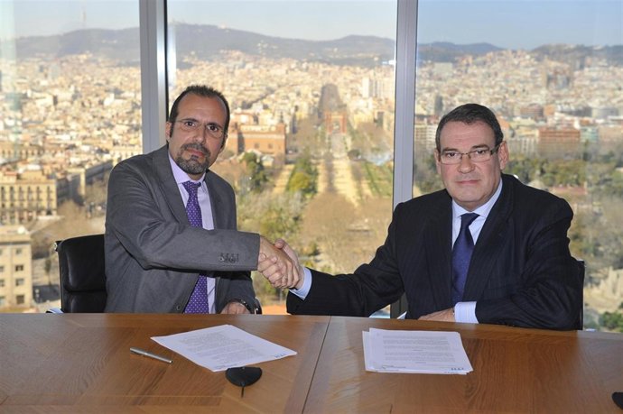 Firma del acuerdo entre ITH y Gas Natural
