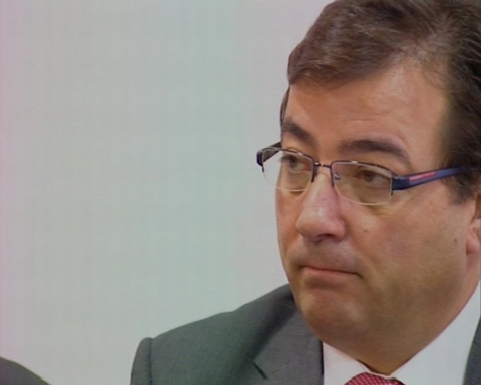 Vara insta a poner "toda la fuerza" para superar la crisis