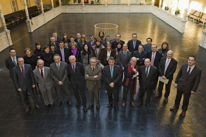 Sanz, junto a los participantes en el último curso para directivos impartido por