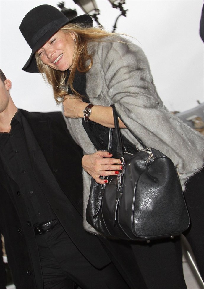 La modelo Kate Moss fotografiada en la calle