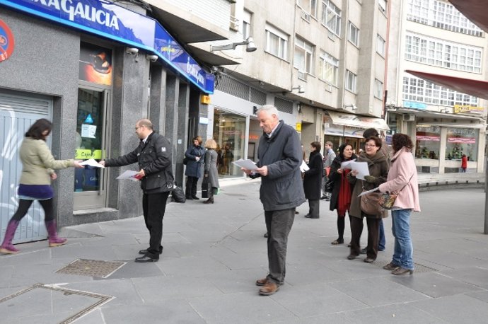 Reparto de propaganda manifestación día 13 de marzo