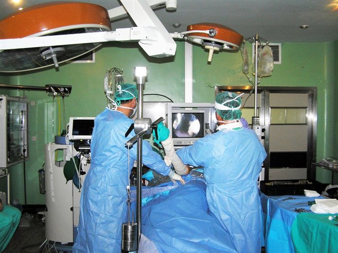 Operación en un quirófano