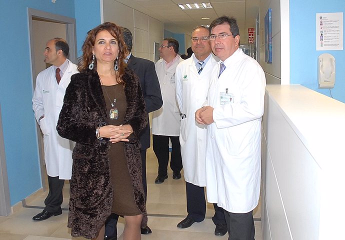 Montero visita Hospital Virgen Macarena
