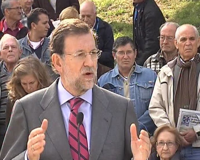 Rajoy tilda la cifra de paro de "inadmisible"