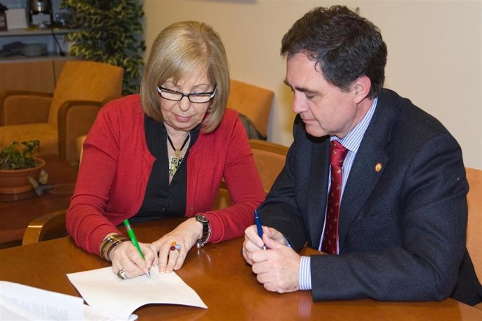 Los rectores de la US y UMA firman la escritura de constitución de la Fundación 