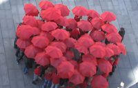 Candidatos socialistas omiten las siglas "PSOE" en sus vídeos preelectorales, entre los que está Tomás Gómez