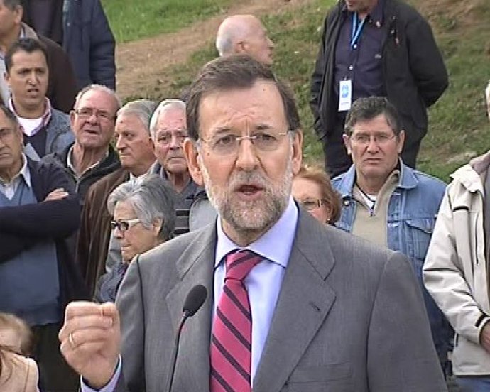 Rajoy tilda la cifra de paro de "inadmisible"
