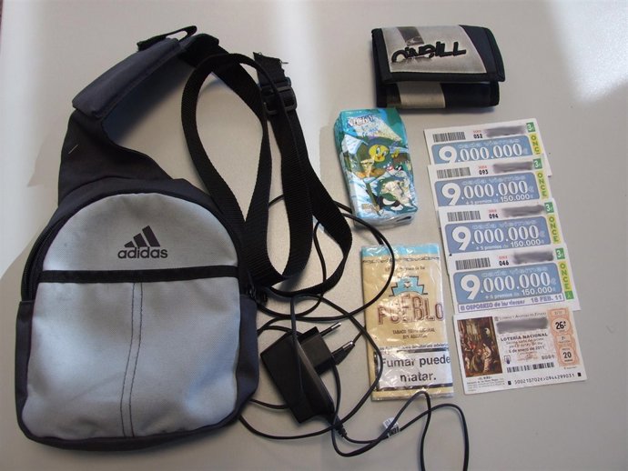 La bolsa con los objetos