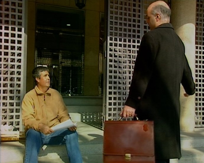 Intenta quemarse a lo bonzo a las puertas de la audiencia