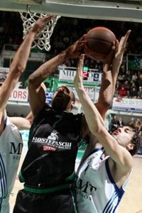 El Montepaschi le saca los colores al Madrid