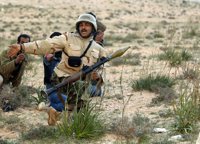 Las fuerzas de Gadafi bombardean de nuevo la ciudad de Brega