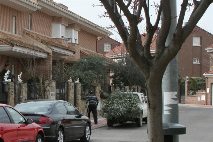 El PP acusa a un edil de utilizar bienes municipales para realizar podas en su v